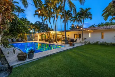 285 NE 103rd St, Miami Shores: photo 1 of 73