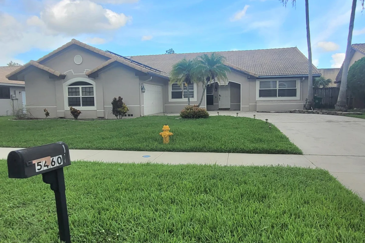5460 Hawkes Bluff Ave, Davie: photo 1 of 21