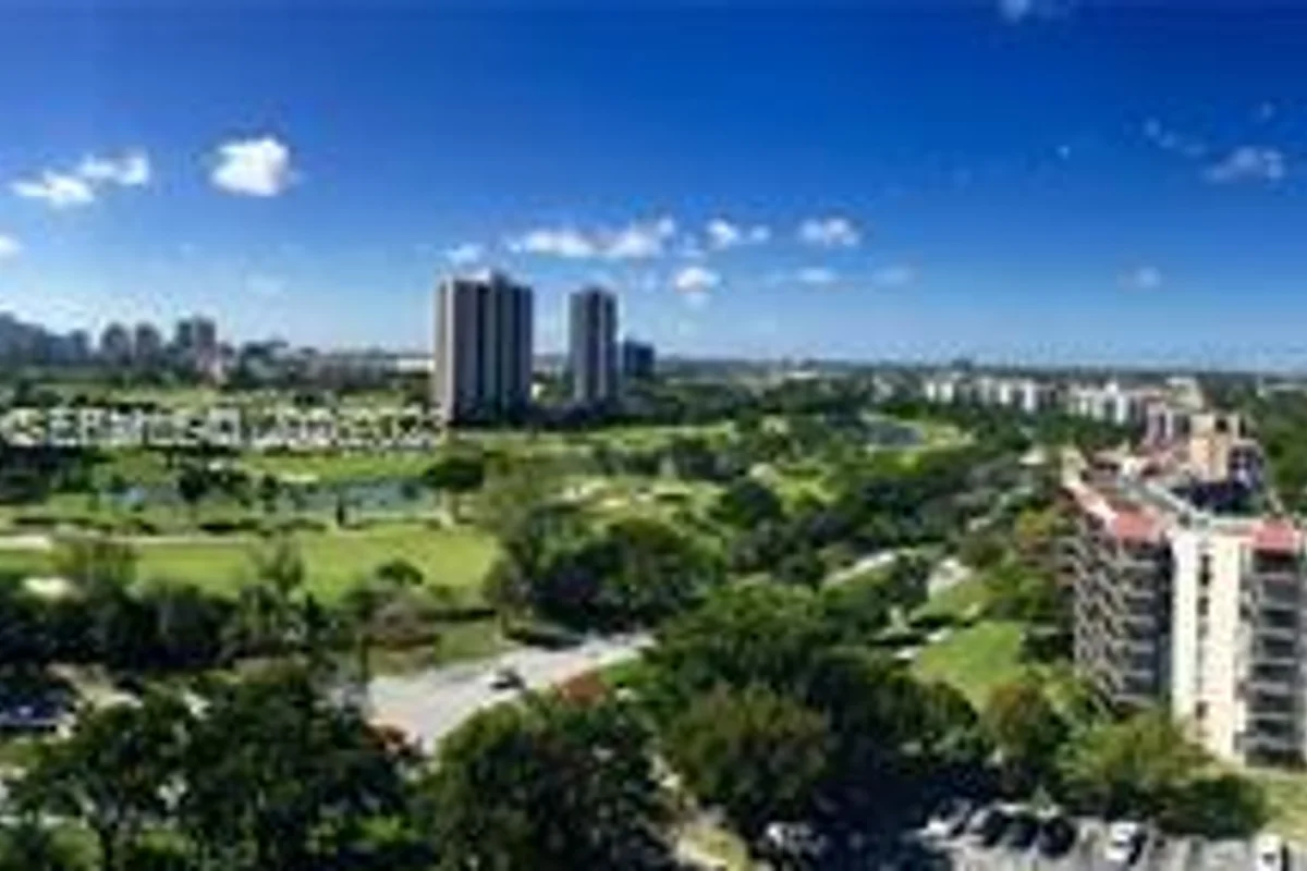 3375 N Country Club Dr #1408, Aventura: photo 1 of 11