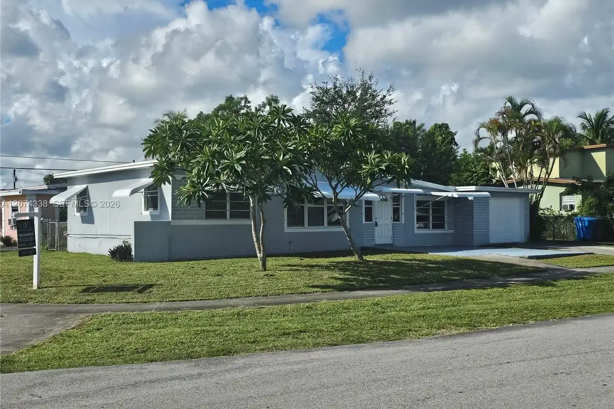 4100 SW 36th, West Park: photo 1 of 15