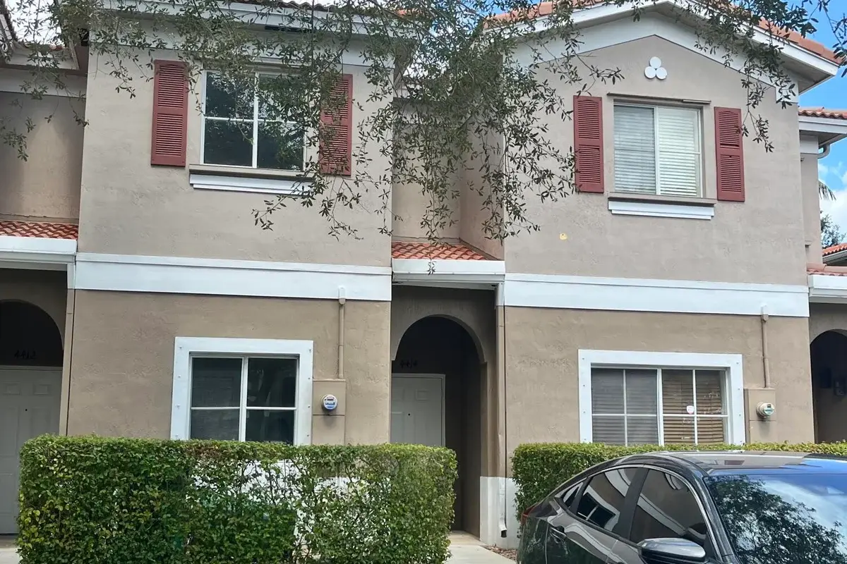 4414 Woodland Cir, Tamarac: photo 1 of 31