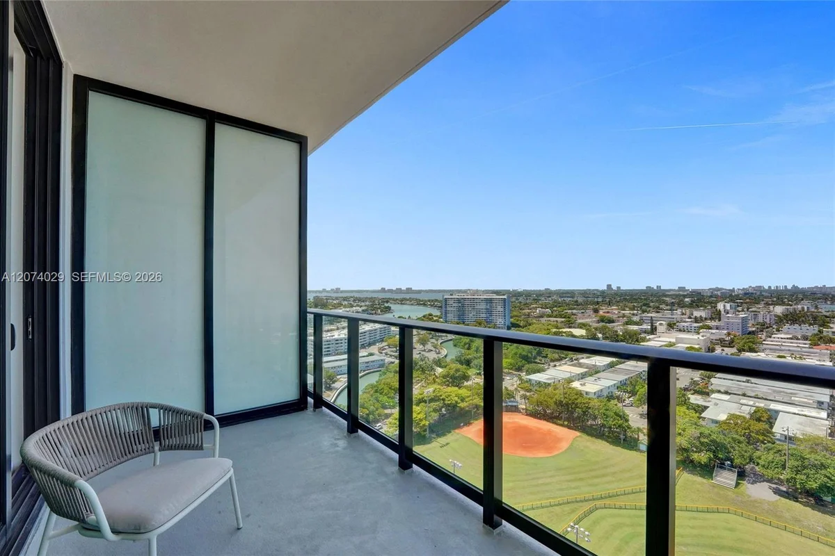 580 72nd St #1513, Miami Beach: photo 1 of 10