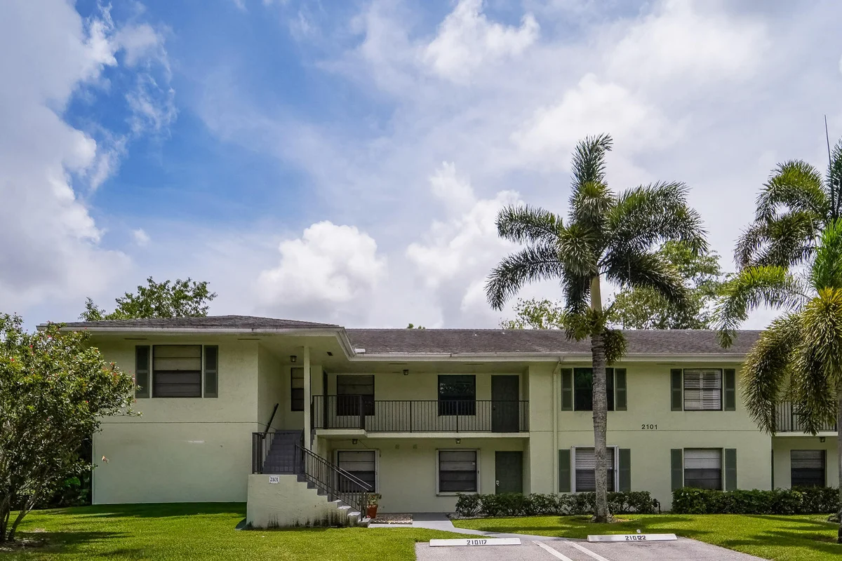 2101 Sabal Ridge Ct #F, Palm Beach Gardens: photo 1 of 32