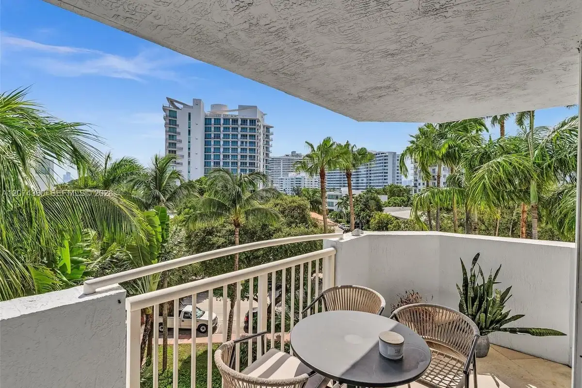 1621 Bay Rd #408, Miami Beach: photo 1 of 42