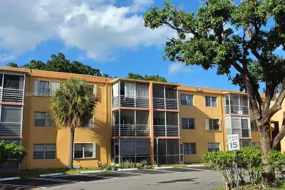 4354 NW 9th Ave #14-3F, Deerfield Beach: photo 1 of 10