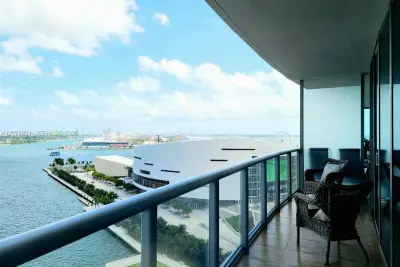 888 Biscayne Blvd #1610, Miami: photo 1 of 16