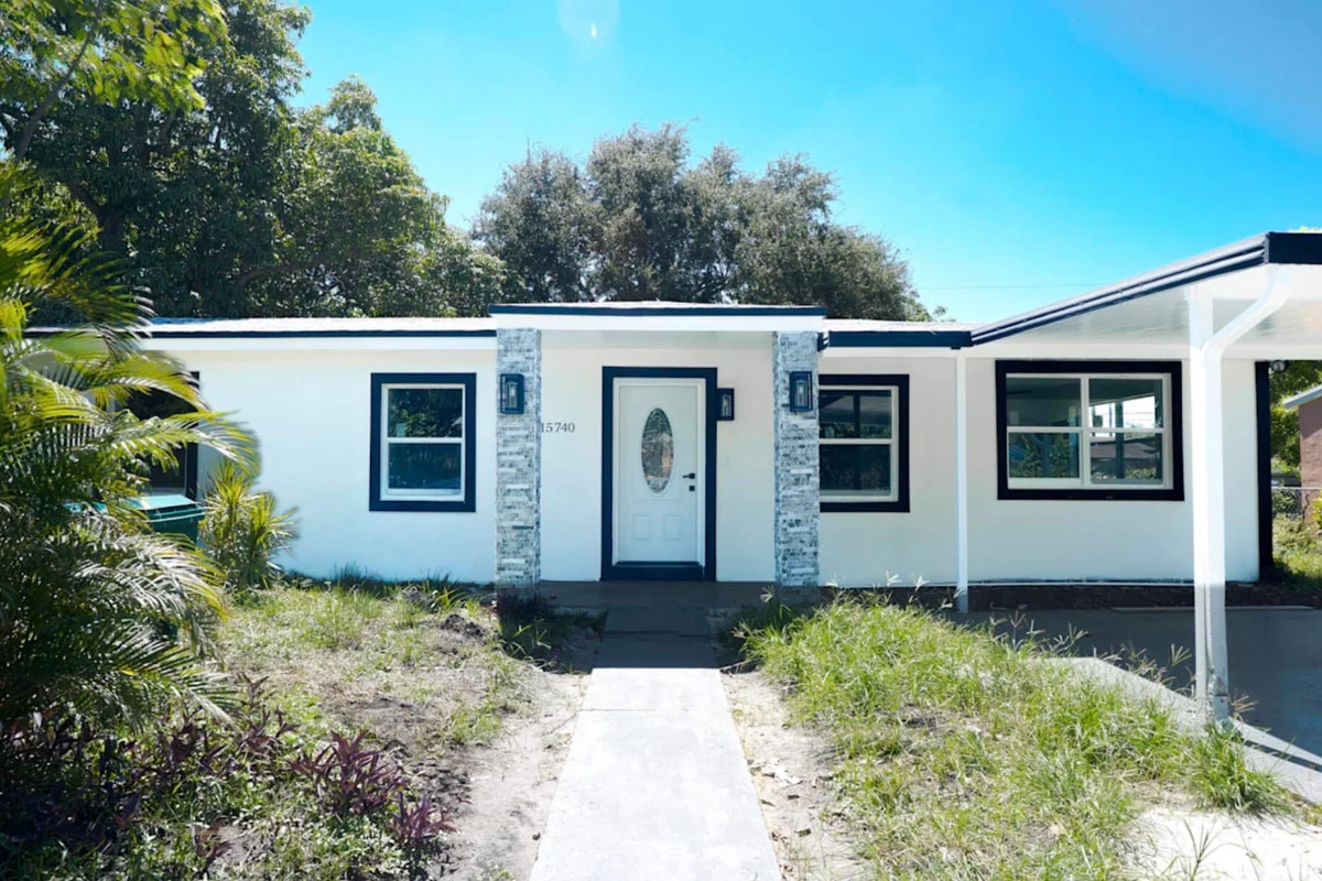 15740 NW 18th Ave, Opa-locka: photo 1 of 16
