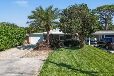 2401 Country Oaks, Palm Beach Gardens: photo 1 of 44