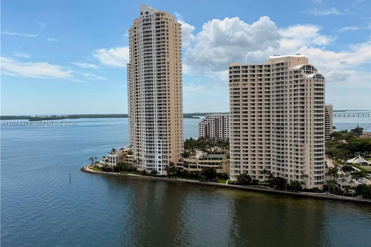 335 S Biscayne Blvd #2003, Miami: photo 1 of 19