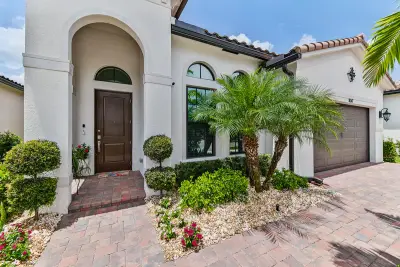 8047 Juniper Dr, Parkland: photo 1 of 79