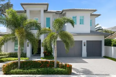 334 NE 3rd Ct, Boca Raton: photo 1 of 47