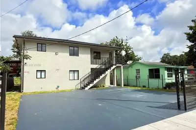 2057 Washington Ave #2, Opa-locka: photo 1 of 15