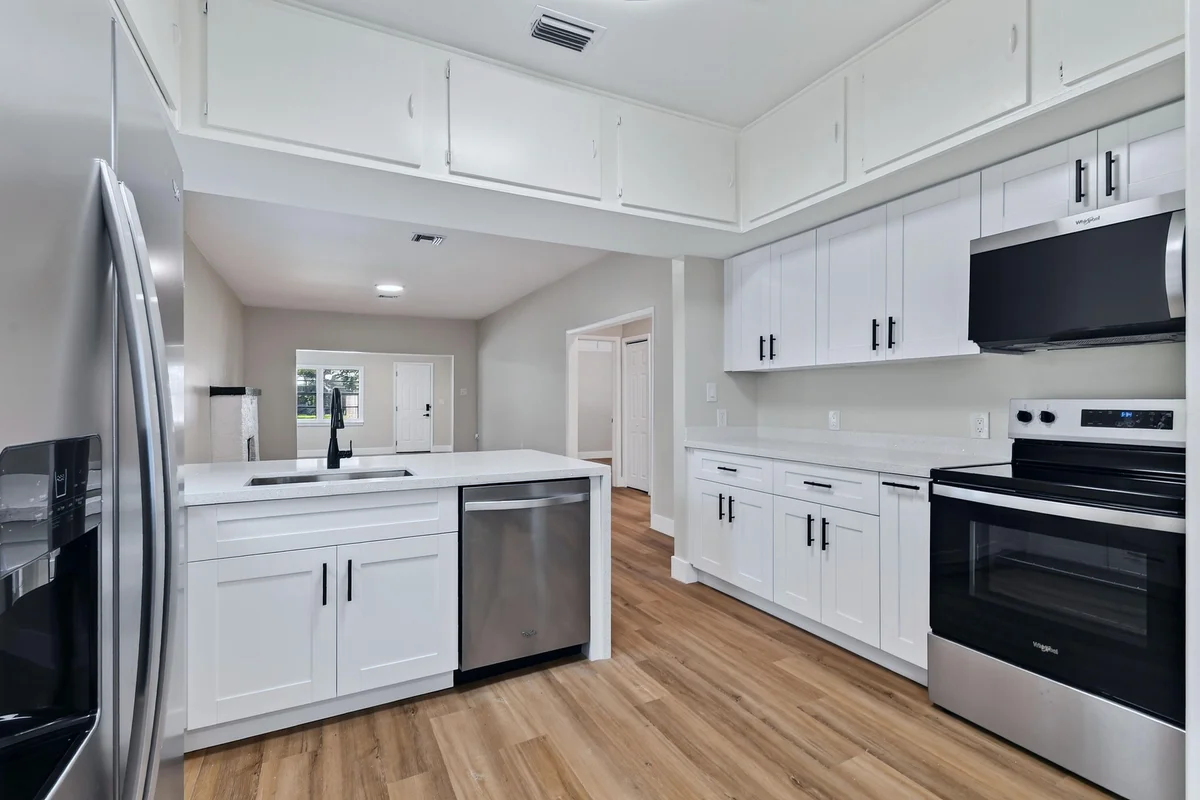 3714 Henry Ave, West Palm Beach: photo 1 of 38