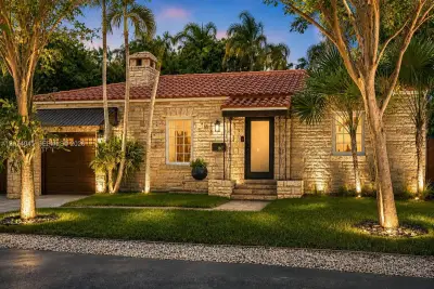 801 NE 70th St, Miami: photo 1 of 66