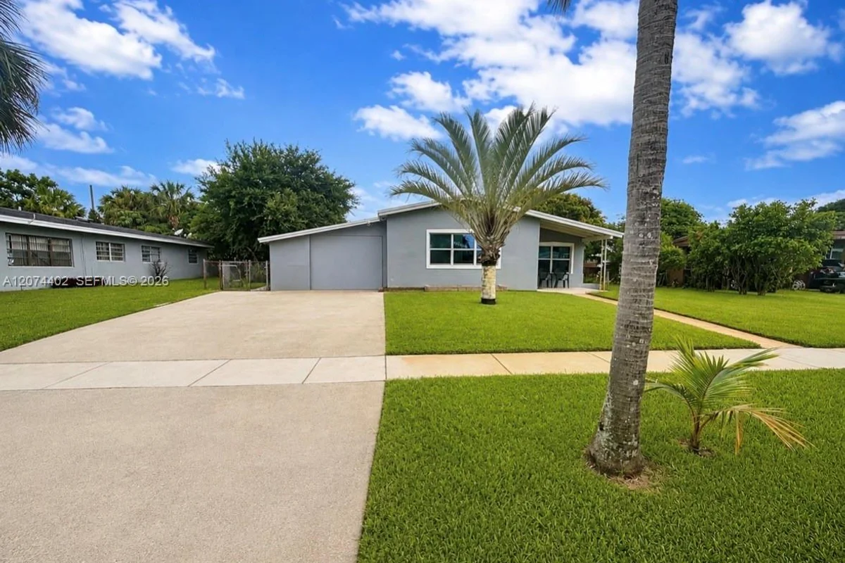 3861 NW 6th St, Lauderhill: photo 1 of 20