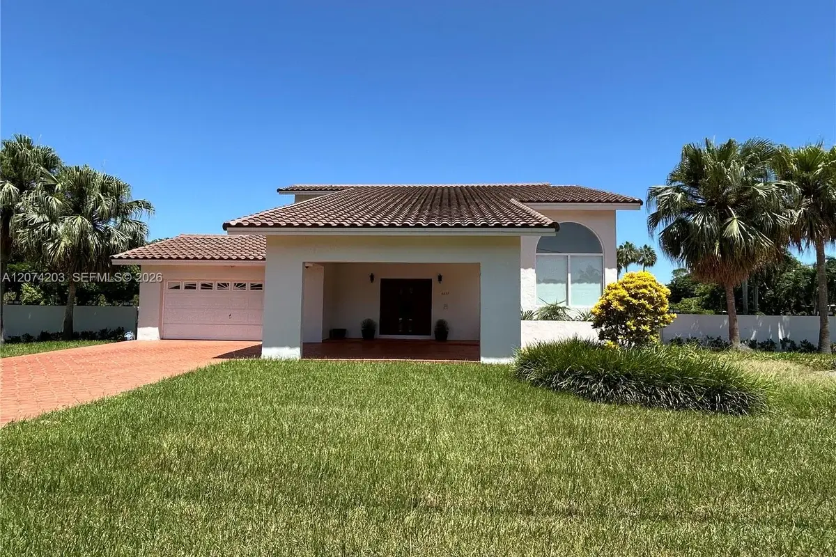 6611 SW 99th Ave, Miami: photo 1 of 95