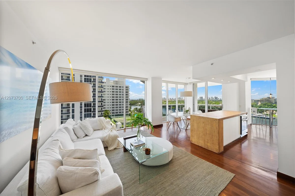 4779 Collins Ave #1005, Miami Beach: photo 1 of 30
