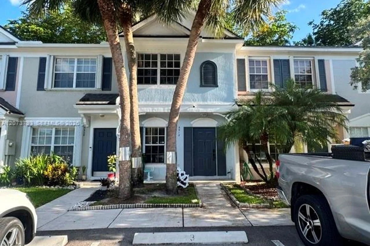 5512 Pageant Pl, Margate: photo 1 of 18