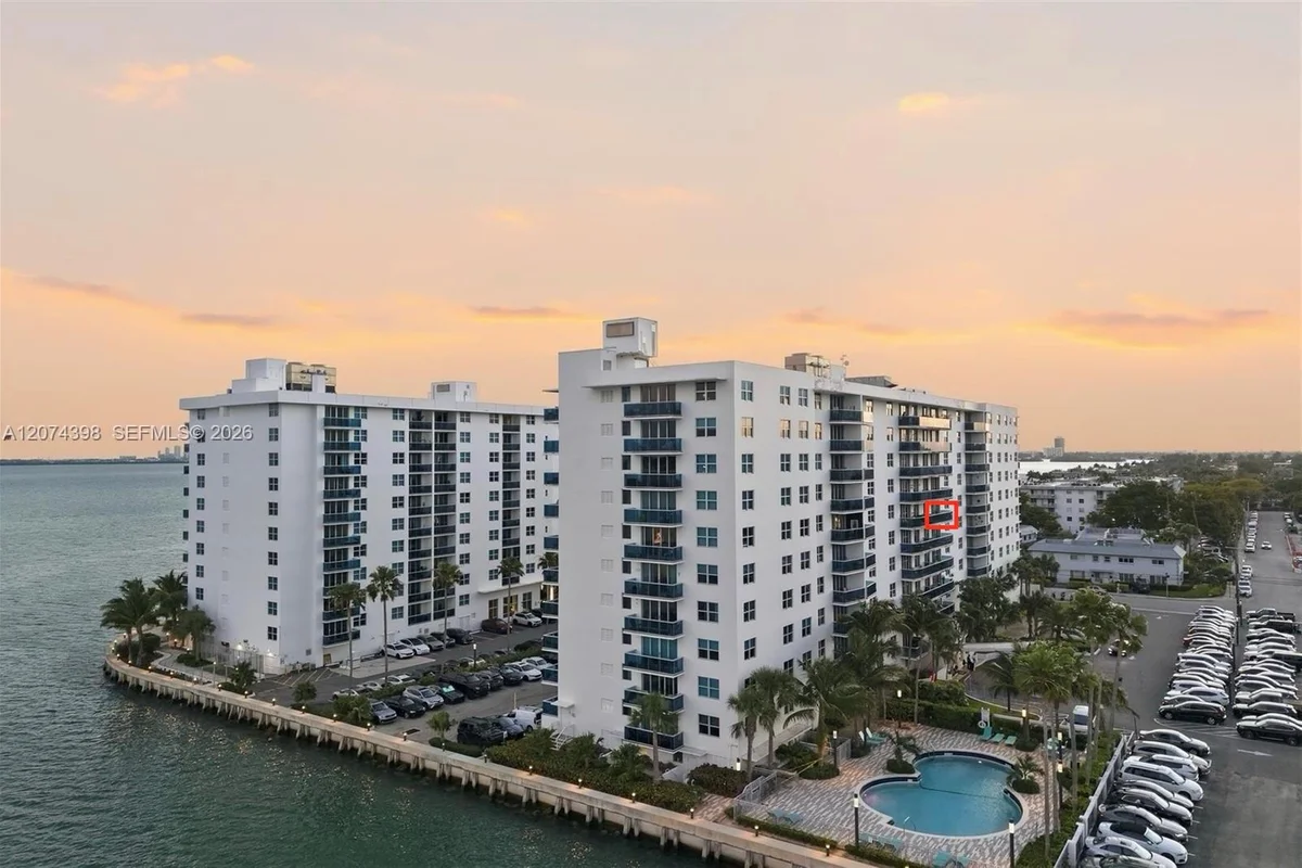 7501 E Treasure Dr #6K, North Bay Village: photo 1 of 11
