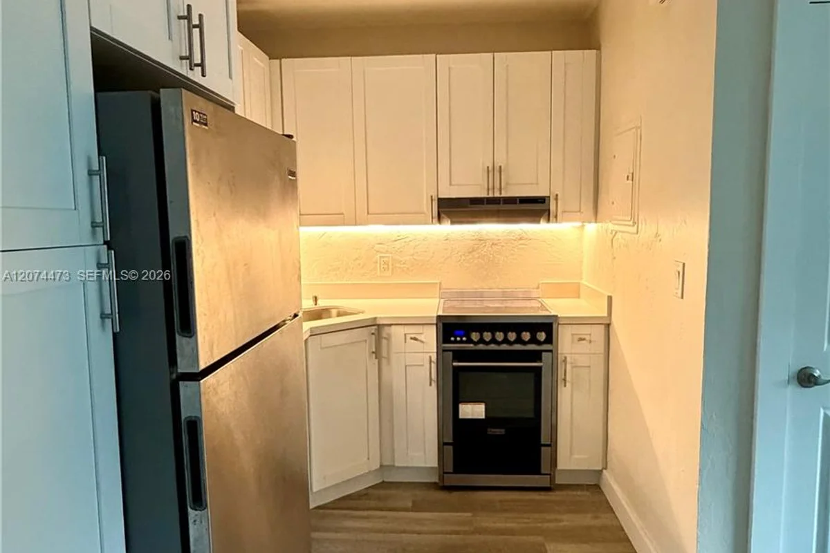 7400 Harding Ave #20, Miami Beach: photo 1 of 18