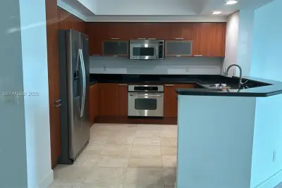 14951 Royal Oaks Ln #702, North Miami: photo 1 of 17