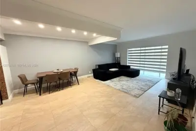 6101 N Falls Cir Dr #405, Lauderhill: photo 1 of 11
