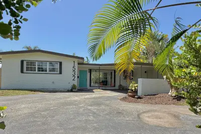 1532 NE 27th Dr, Wilton Manors: photo 1 of 36