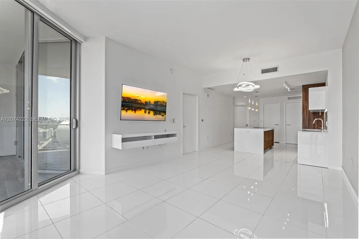851 NE 1st Ave #1506, Miami: photo 1 of 45