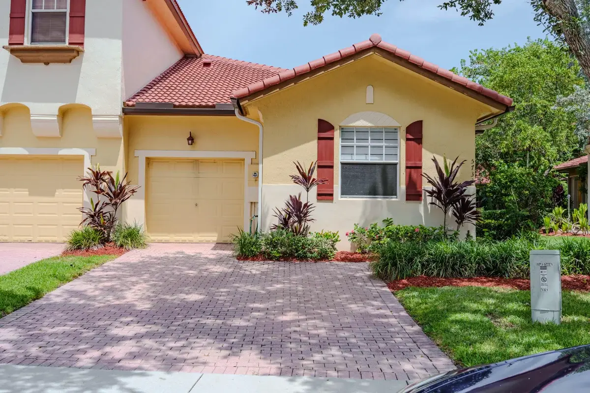 5733 NW 119th Dr, Coral Springs: photo 1 of 19