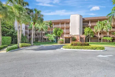 4702 Fountains Dr S #105, Lake Worth: photo 1 of 36