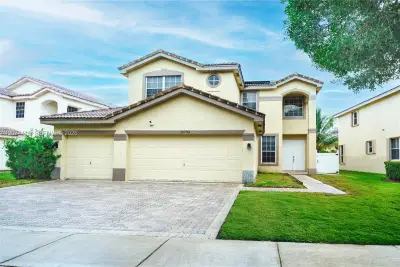 15792 SW 24th St, Miramar: photo 1 of 45