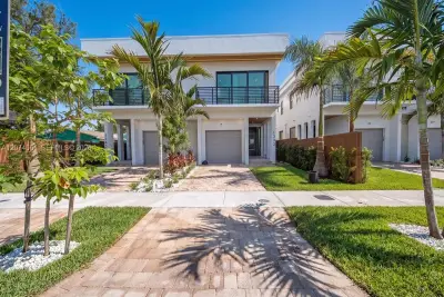 1334 NE 16 Ter, Fort Lauderdale: photo 1 of 74