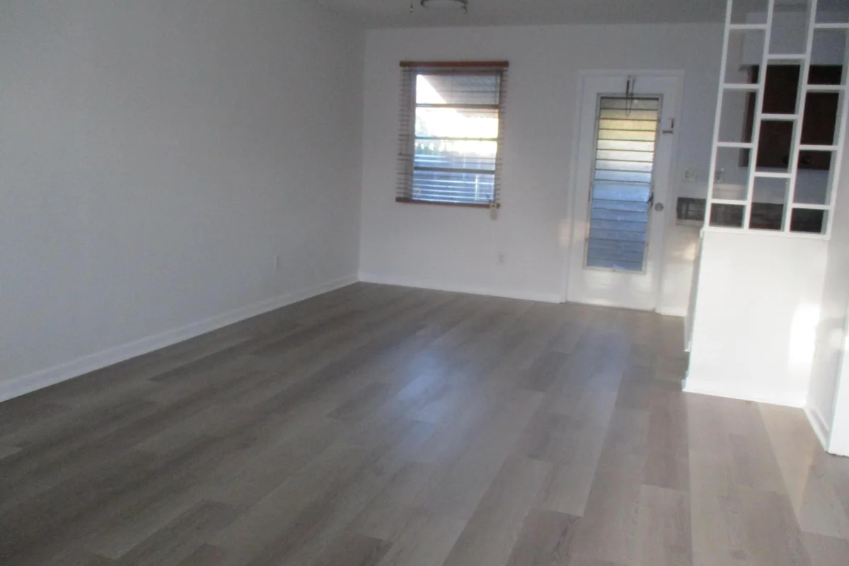 2640 Pierce St #9, Hollywood: photo 1 of 12