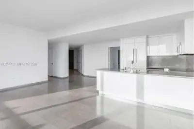 88 SW 7th St #2902, Miami: photo 1 of 27