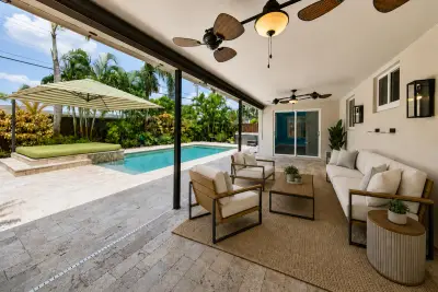 4821 NE 6th Ave, Oakland Park: photo 1 of 35