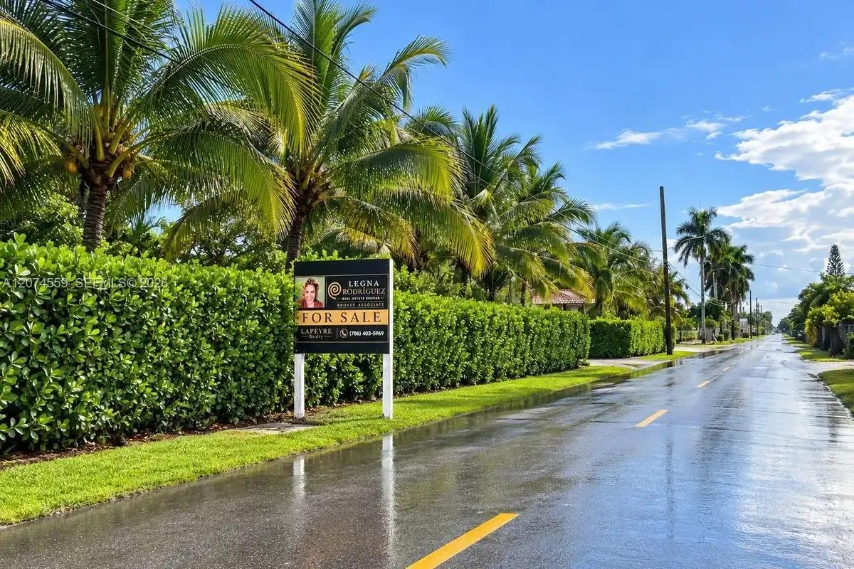 19651 SW 168th St, Miami: photo 1 of 43