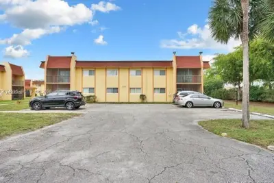 2960 NW 55th Ave #2D, Lauderhill: photo 1 of 2