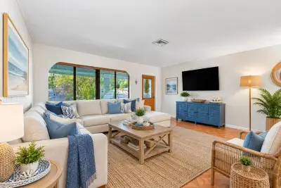 2511 NE 12th Ct, Pompano Beach: photo 1 of 40