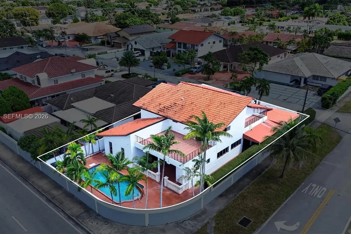 5840 W 3rd Ln, Hialeah: photo 1 of 55