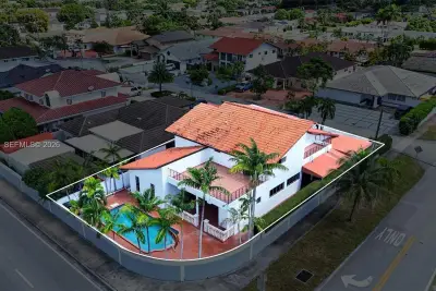 5840 W 3rd Ln, Hialeah: photo 1 of 55