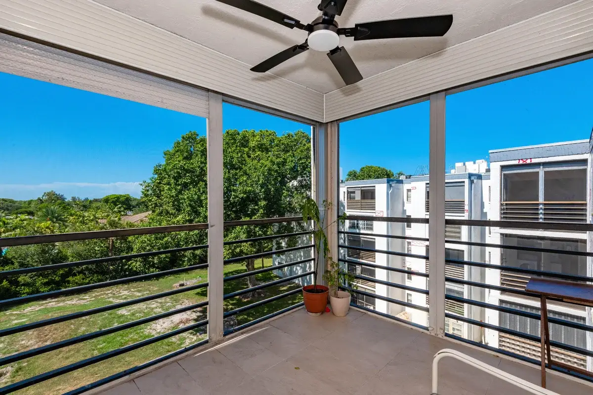9235 SW 8th St #502, Boca Raton: photo 1 of 29