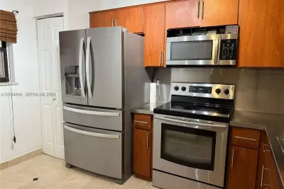 20800 NE 8th Ct #206-17, Miami: photo 1 of 17