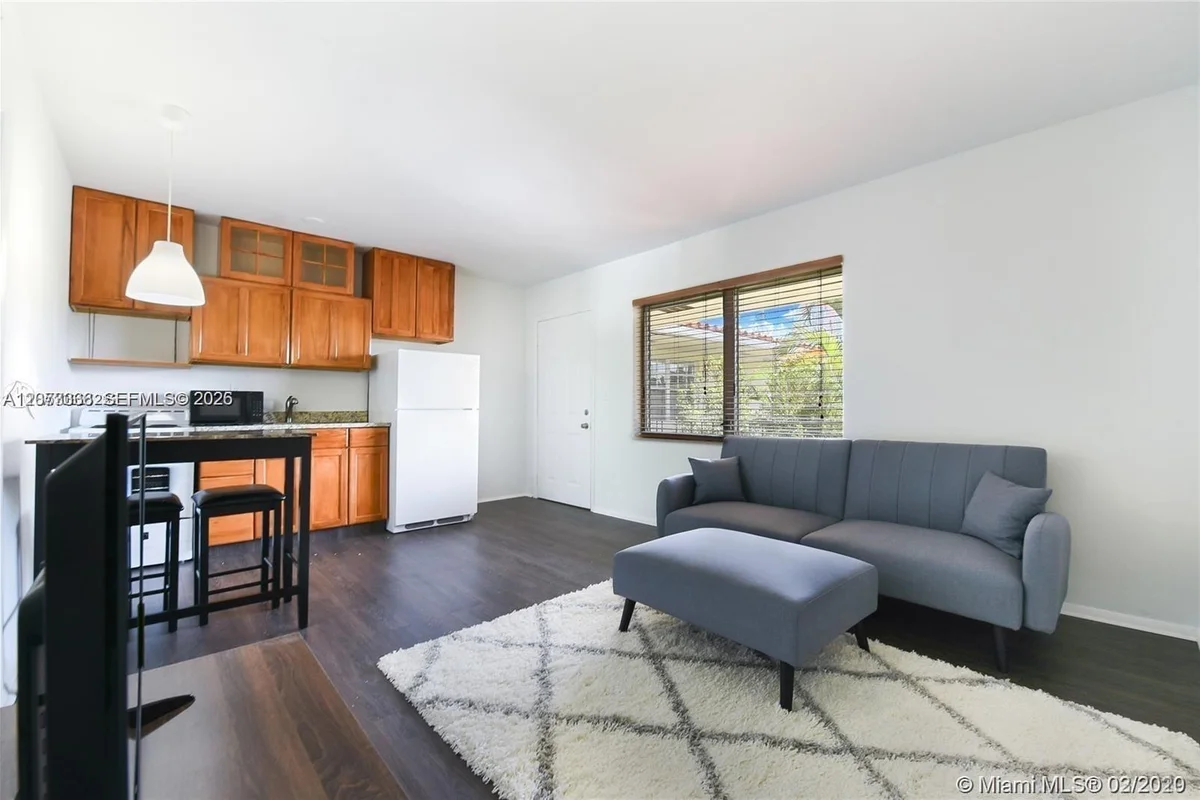 345 Michigan Ave #17, Miami Beach: photo 1 of 12