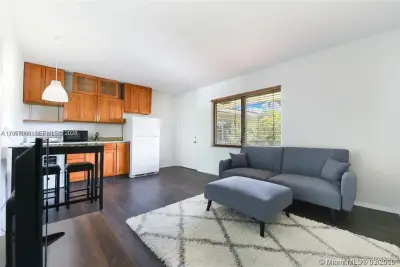 345 Michigan Ave #17, Miami Beach: photo 1 of 12