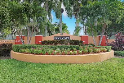 2903 SE 17th Ave #100, Homestead: photo 1 of 17