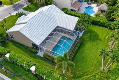 1011 Woodfield Cir, Palm Beach Gardens: photo 1 of 39