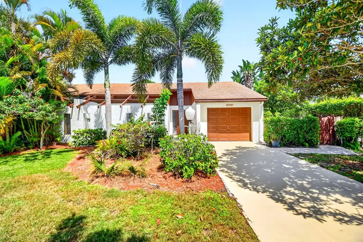 6747 Starkeys Pl, Lake Worth: photo 1 of 101