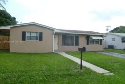 6580 Grant St, Hollywood: photo 1 of 12