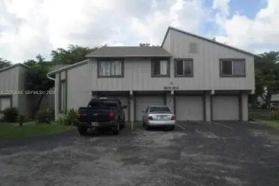 5810 NW 22nd St #21-B, Lauderhill: photo 1 of 4