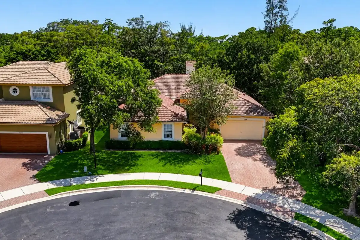 7104 NW 48th Ln, Coconut Creek: photo 1 of 46